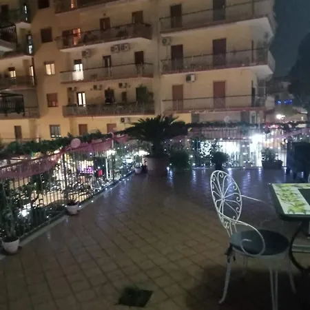 La Terrazza Di Monica & Teresa Nocleg ze śniadaniem Portici