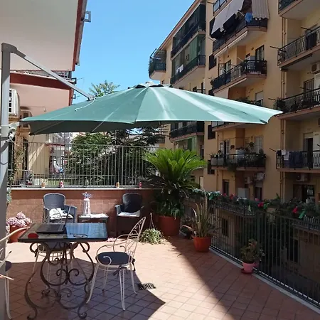 לינה וארוחת בוקר La Terrazza Di Monica & Teresa פורטיצ'י