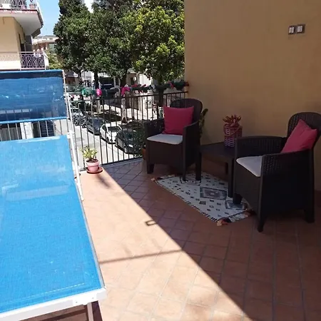La Terrazza Di Monica & Teresa Портичи