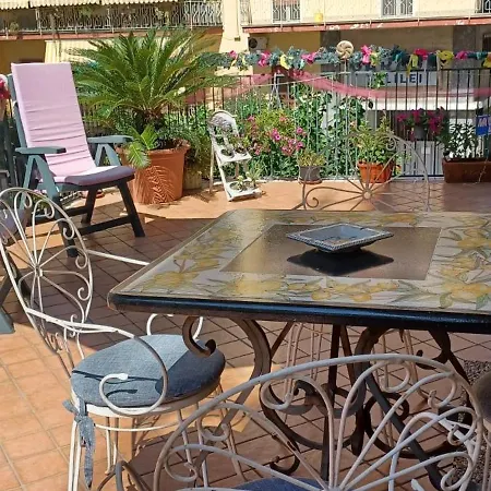 La Terrazza Di Monica & Teresa Портичи